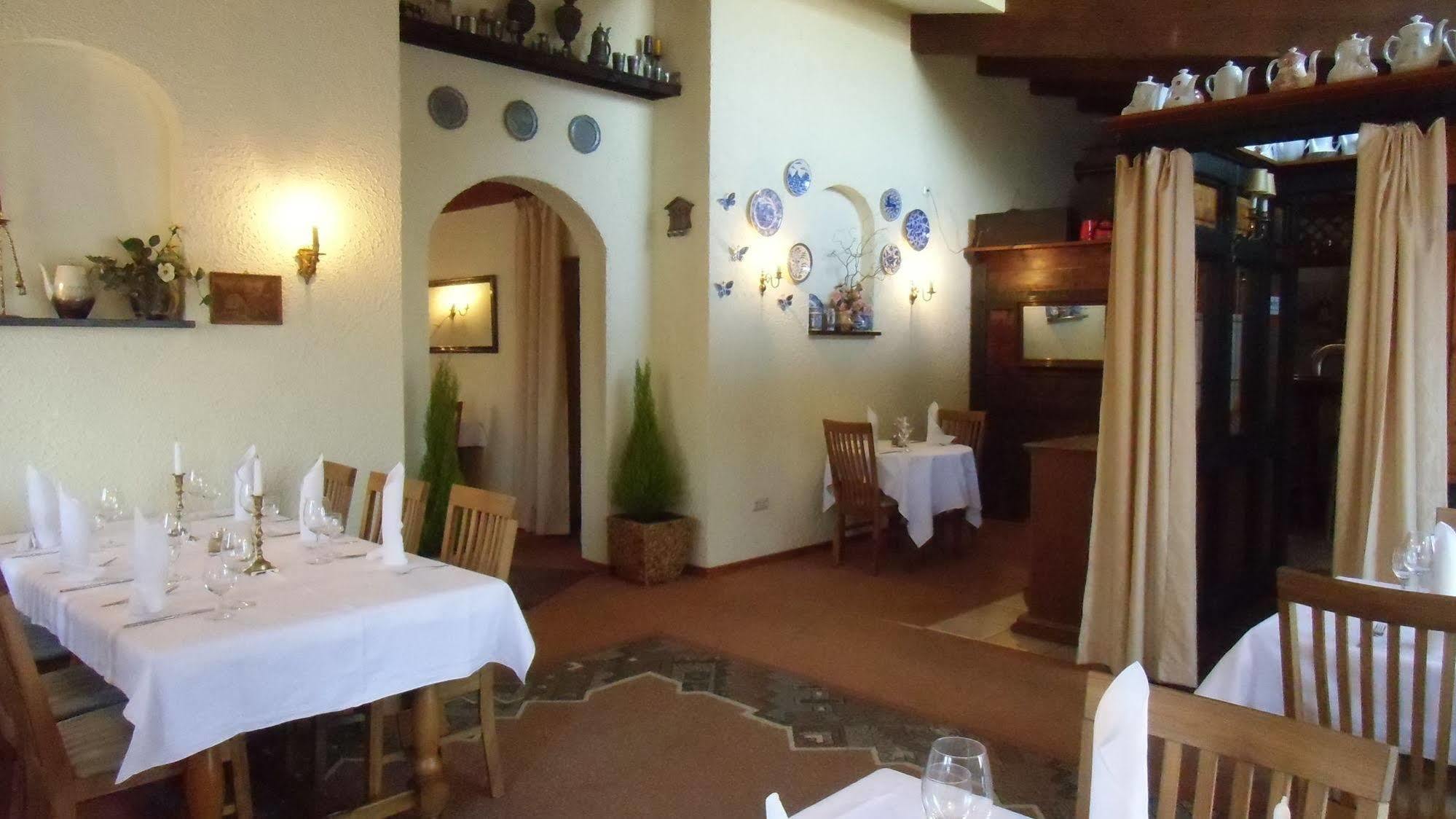 Landhotel-Restaurant Schwalbennest Zierenberg Exterior foto
